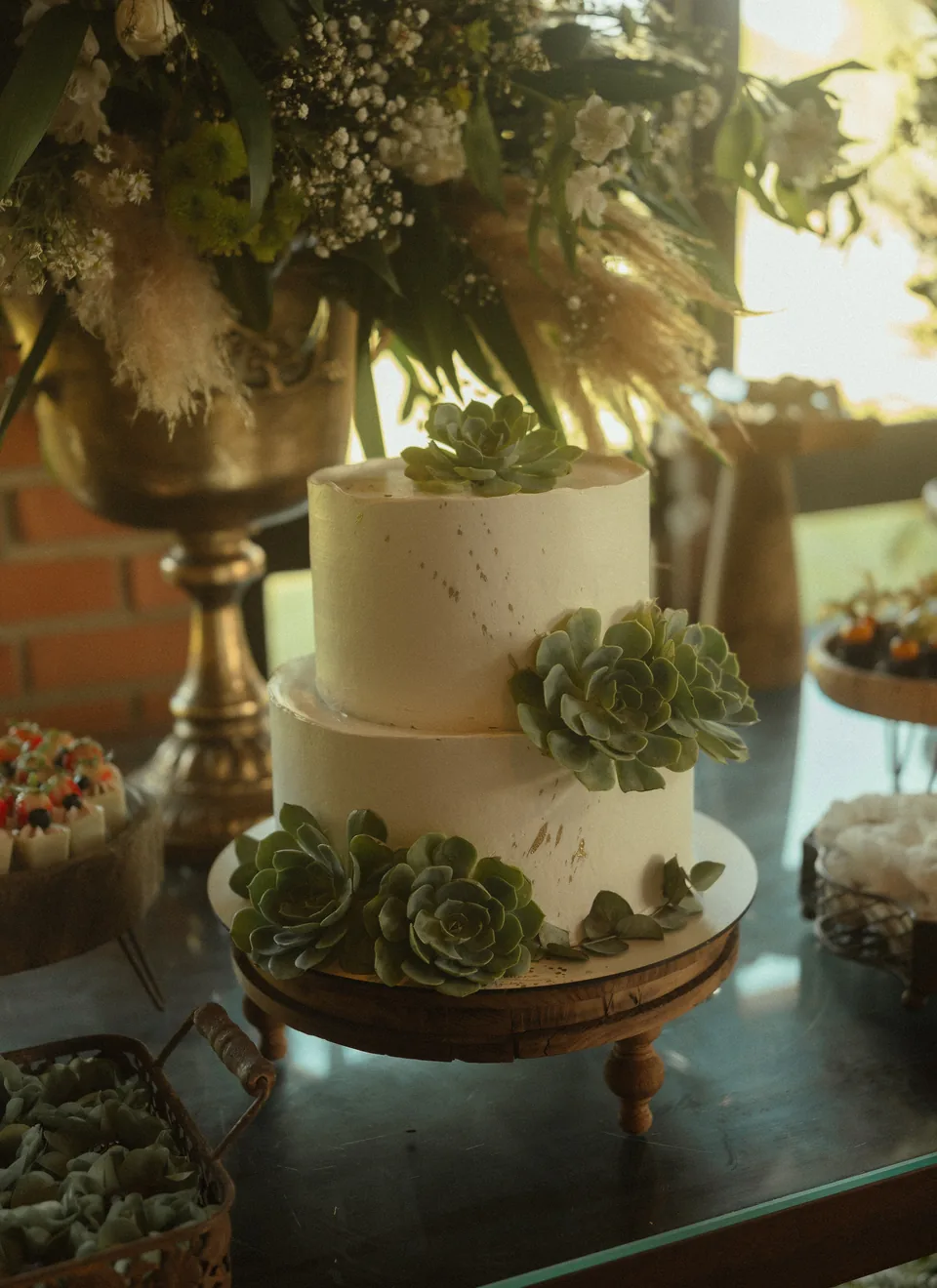 Inspiration de gâteau personnalisé à étages pour Montréal